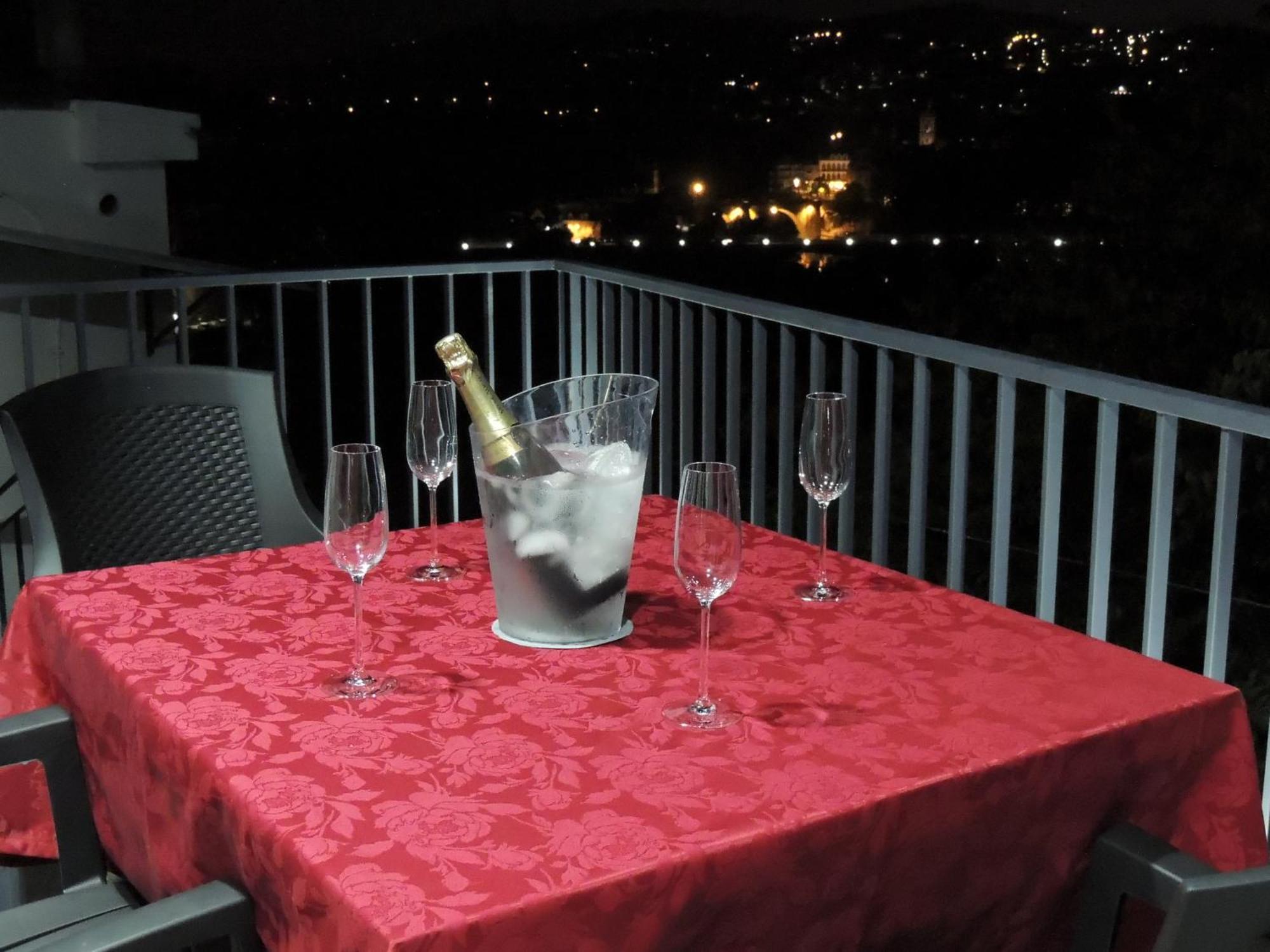 Apartamento Amarante - Vista São Gonçalo Quarto foto